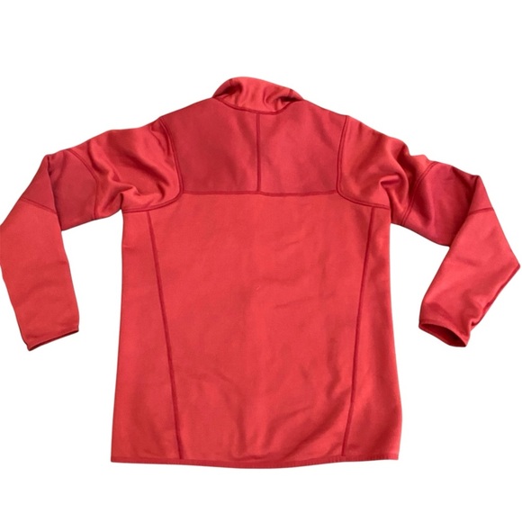 Patagonia full sleeve full zipper jacket men’s size L current size S - a hole - Picture 6 of 10